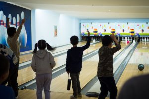 Æ's Bowling Party